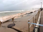 El Govern de Badalona reclama una intervenció urgent per reparar els danys del temporal al passeig Marítim