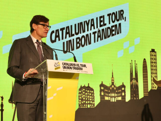 El_president_Illa_destaca_que_Catalunya_i_el_Tour_de_Franca_conformen_una_associacio_guanyadora.jpg