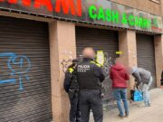L’Ajuntament de Badalona clausura un establiment d’alimentació a Artigues per manca de llicència