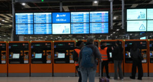 Cancel·lacions a l’alta velocitat cap a França i incidències i situacions “caòtiques” Rodalies pel fort vent