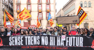 La manifestació d’usuaris de Rodalies acaba exigint un “canvi radical” en la inversió i la gestió per un servei “digne”