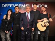 Un badaloní posa música a la campanya de Laporta