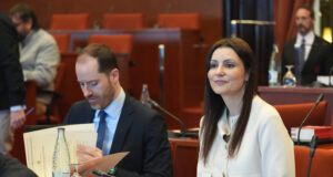 El ple del Parlament aprovarà la setmana que ve duplicar la taxa turística a partir de l’abril