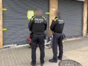 L’Ajuntament de Badalona tanca un comerç d’autoservei per falta de llicència