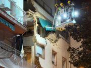Col·lapsa un edifici a Badalona deixant una trentena de persones fora de casa