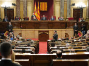 El Parlament intercepta un paquet “sospitós” dirigit a la CUP amb “missatges d’extrema dreta”