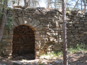 La Diputació de Barcelona entrega a l’Ajuntament de Rajadell un estudi sobre la fortificació de Can Viladés